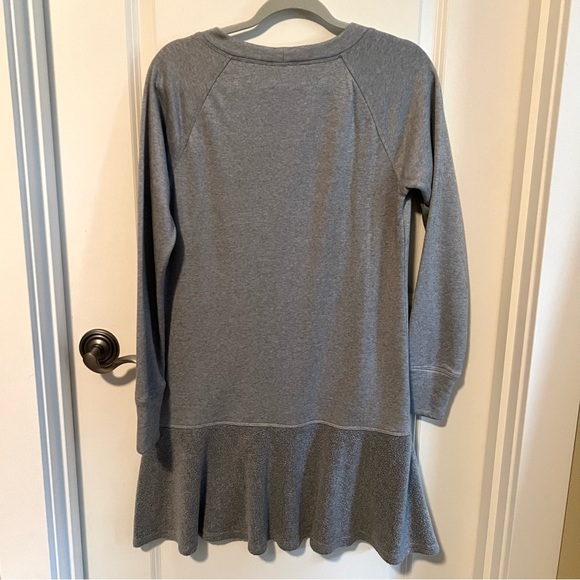 Cabi Sweatshirt Tunic Dress in drop waist tier hem Gray - Picture 2 of 4